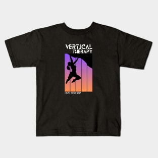 Vertical Therapy - Trust your grip Woman | Climbers | Climbing | Rock climbing | Outdoor sports | Nature lovers | Bouldering Kids T-Shirt